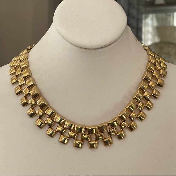 Flat link chain gold tone metal collar necklace by Avon - Picture 3 of 5